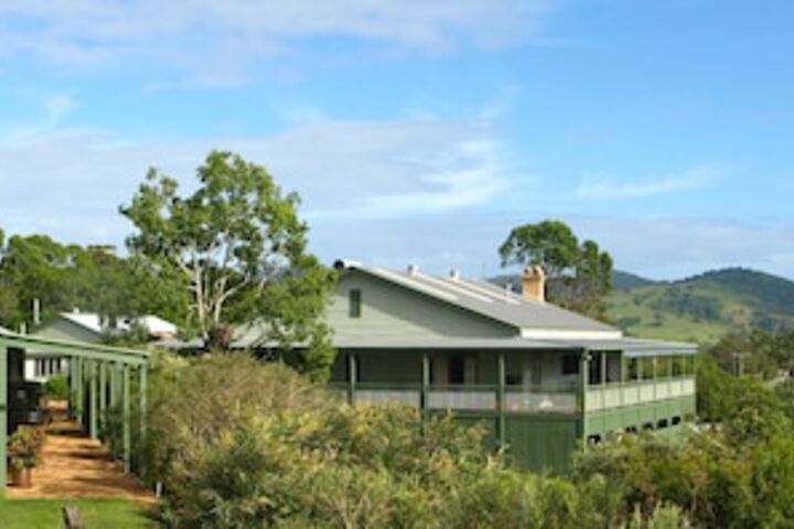 Curra QLD Accommodation Sunshine Coast