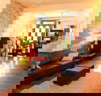 Australian Sunrise Lodge - Accommodation Sunshine Coast