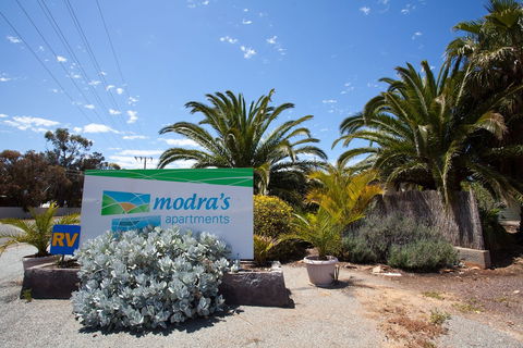 Modra's Apartments - Accommodation Sunshine Coast 1