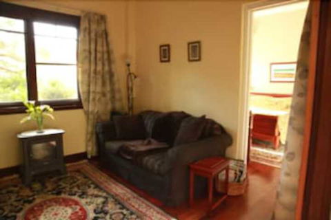 Fawkes House Country Spa Retreat - Accommodation Sunshine Coast 3