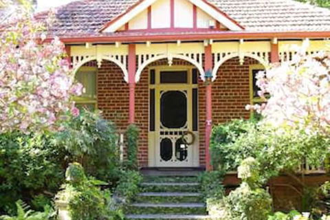 Fawkes House Country Spa Retreat - Accommodation Sunshine Coast 0