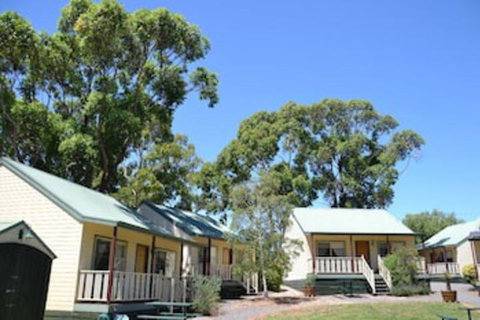 Avoca Cottages - Accommodation Sunshine Coast 0