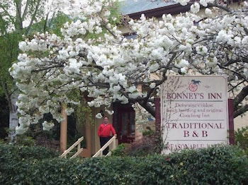 Bonney's Inn - Accommodation Sunshine Coast 2