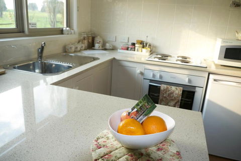 Little Lake Cottage - Accommodation Sunshine Coast 5