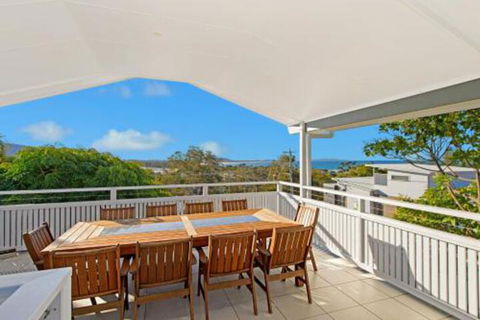 Longboard 1 Hill Street - Accommodation Sunshine Coast 0