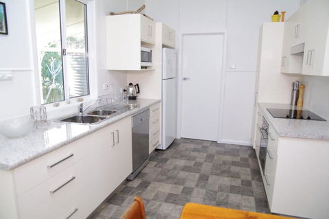 Fleur Cottage 7 Willow Street - Accommodation Sunshine Coast 5