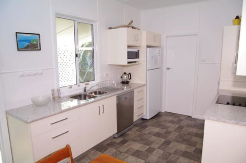 Fleur Cottage 7 Willow Street - Accommodation Sunshine Coast 6