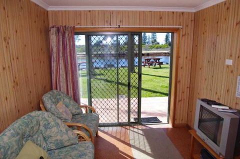 Beachfront 5 25 Willow Street - Accommodation Sunshine Coast 1