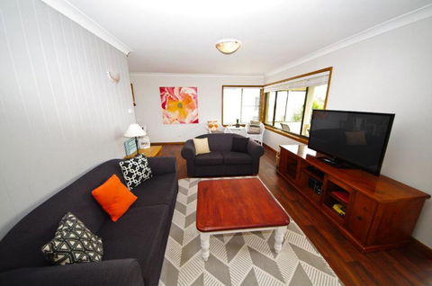 Breakaway 11 Scott Street - Accommodation Sunshine Coast 2