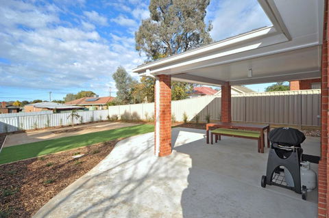 Beischer Apt A - Accommodation Sunshine Coast 3