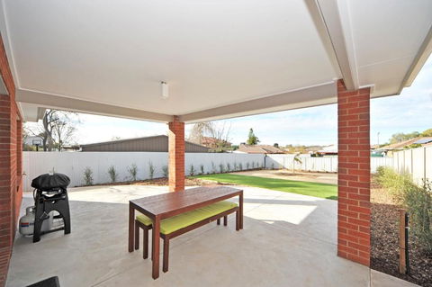 Beischer Apt A - Accommodation Sunshine Coast 1