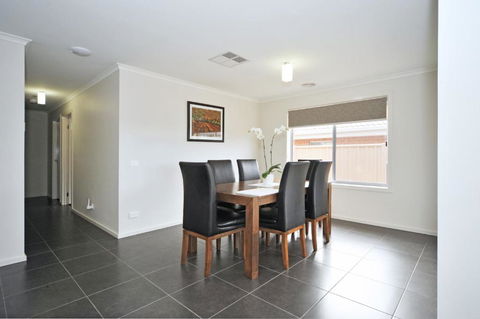 Beischer Apt A - Accommodation Sunshine Coast 2