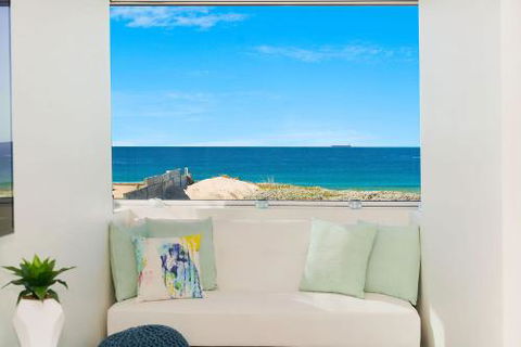 Perfect Beach Front Duplex The Entrance North - Accommodation Sunshine Coast 6