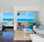 Perfect Beach Front Duplex The Entrance North