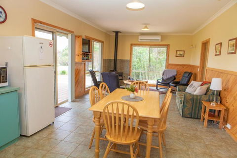 Riverside Retreat Chalets Walpole - Accommodation Sunshine Coast 3