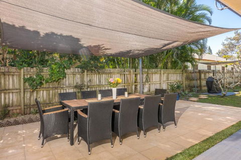 A SWEET ESCAPE Carefree Beach Home - Accommodation Sunshine Coast 7