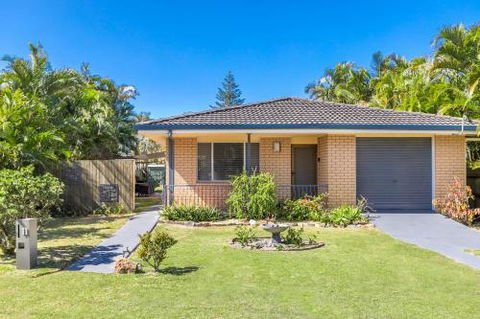 A SWEET ESCAPE Carefree Beach Home - Accommodation Sunshine Coast 4