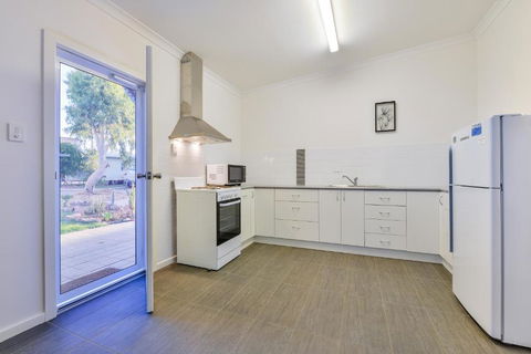 Getaway Villas Unit 38 4 1 Bedroom Self Contained Accommodation - Accommodation Sunshine Coast 4