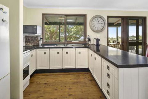 Eyrie - Accommodation Sunshine Coast 5