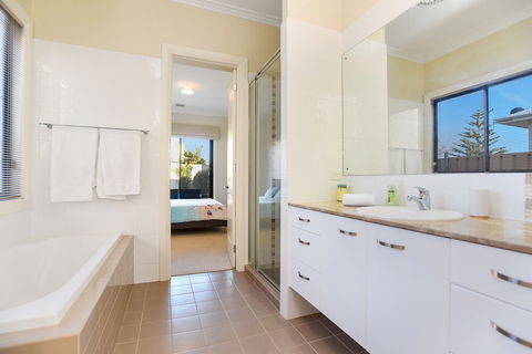 Ocean View Moana - Accommodation Sunshine Coast 1