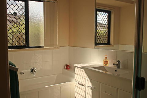 Banksia & Acacia Apartments - Accommodation Sunshine Coast 5