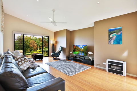 Panorama At The Lake Pet Friendly 15 Mins To Hyams Beach - Accommodation Sunshine Coast 4
