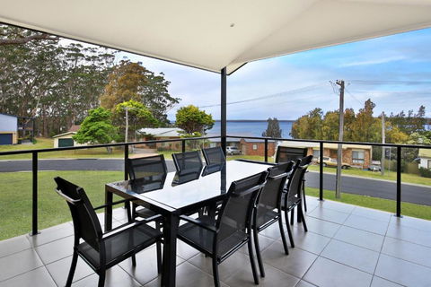 Panorama At The Lake Pet Friendly 15 Mins To Hyams Beach - Accommodation Sunshine Coast 1