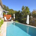 STUNNING HOME WITH SPECTACULAR VIEWS & CLOSE TO THE BEACH - Accommodation Sunshine Coast 1