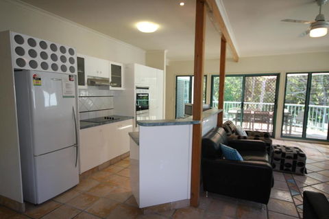 20 Orania Court Spacious Home With Swimming Pool - Accommodation Sunshine Coast 1