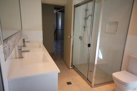 20 Orania Court Spacious Home With Swimming Pool - Accommodation Sunshine Coast 5
