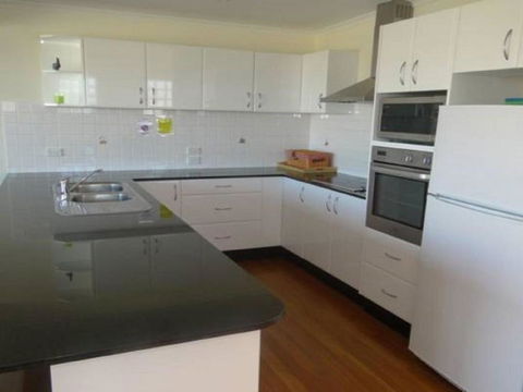 Ultimate Beach House 19a Graham Street Views Peace & Quiet - Accommodation Sunshine Coast 5