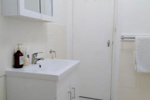 Large 5 Bedroom House With Wifi & Netflix Close To Taronga Western Plains Zoo - Accommodation Sunshine Coast 2