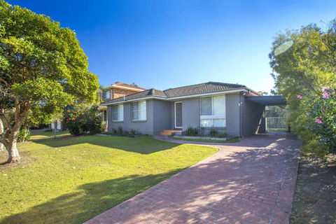 77 Lake Entrance Rd Waterfront Wonder - Accommodation Sunshine Coast 4
