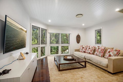 Dual Living Amongst The Rainforest Little Cove - Accommodation Sunshine Coast 3