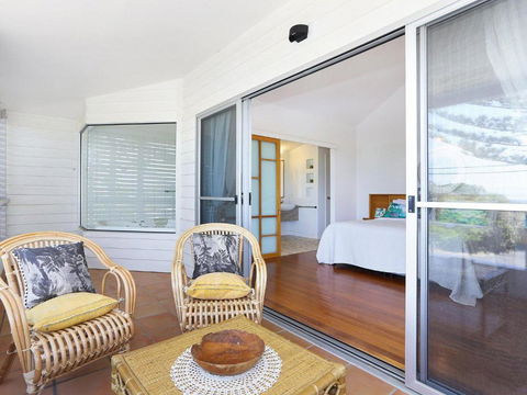 EAST COAST ESCAPES Lighthouse Studio - Accommodation Sunshine Coast 6