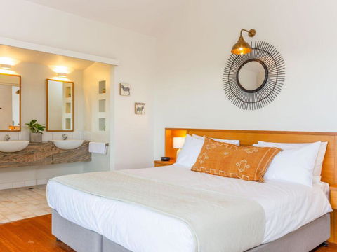EAST COAST ESCAPES Lighthouse Studio - Accommodation Sunshine Coast 7