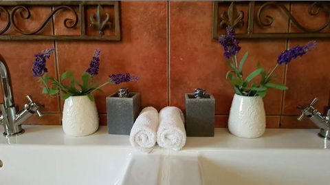 Barossa Glen Henris Cottage Bed & Breakfast - Accommodation Sunshine Coast 2