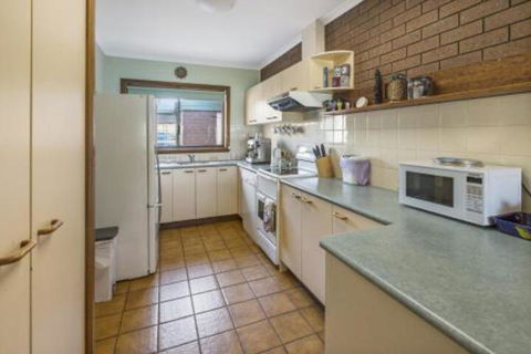 Eagle Point Getaway Waterfront Serenity! - Accommodation Sunshine Coast 4