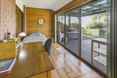 Eagle Point Getaway Waterfront Serenity! - Accommodation Sunshine Coast 2