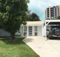 Coral Cottage 93 Taylor Ave Golden Beach - Accommodation Sunshine Coast