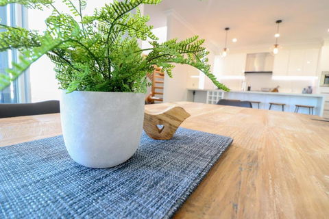 Beachside Oasis - Accommodation Sunshine Coast 4