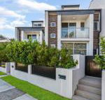Relax in a Spacious  Modern Townhouse in Asquith - Accommodation Sunshine Coast