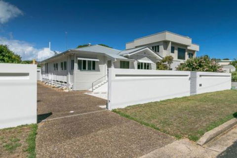 Charming Home By The Sea - Accommodation Sunshine Coast 6