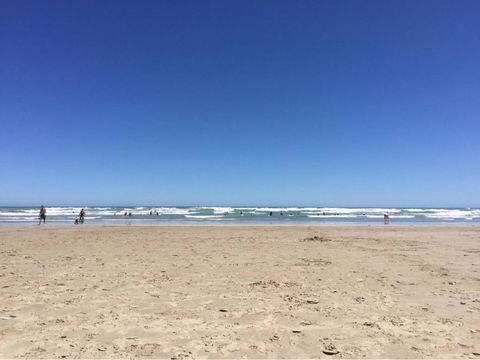 Island Waterfront Getaway WiFi - Accommodation Sunshine Coast 6
