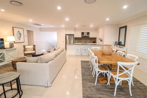 Illaroo At Catherine Hill Bay - Accommodation Sunshine Coast 6