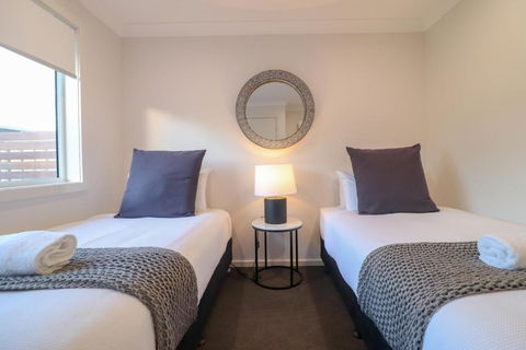 Illaroo At Catherine Hill Bay - Accommodation Sunshine Coast 1