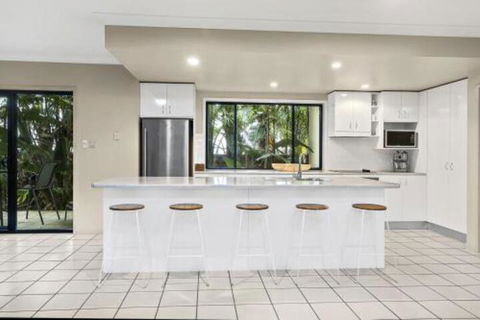 Beachside At Sapphire - Accommodation Sunshine Coast 4