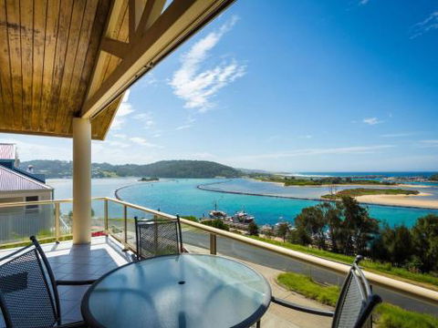 Grand Pacific I Unit 3 - Accommodation Sunshine Coast 2