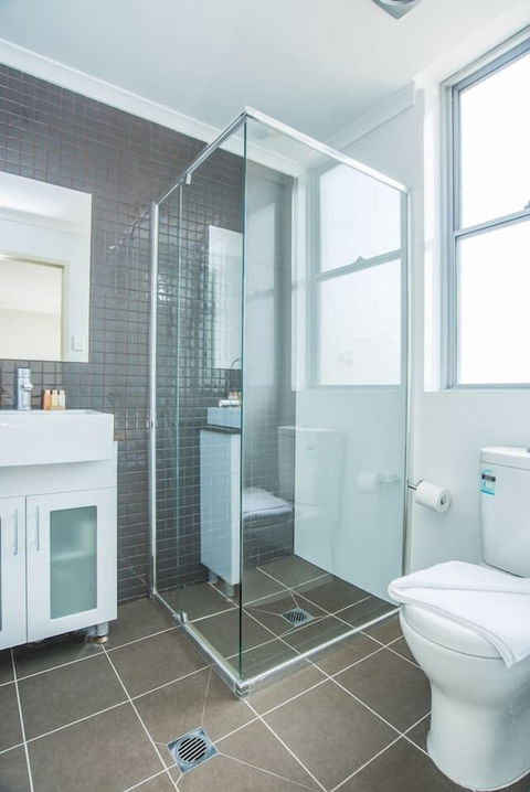 Designed Home Of Ultimate Convenience In Gordon - Accommodation Sunshine Coast 4