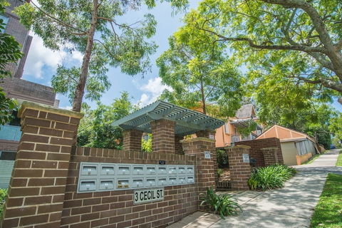 Designed Home Of Ultimate Convenience In Gordon - Accommodation Sunshine Coast 1